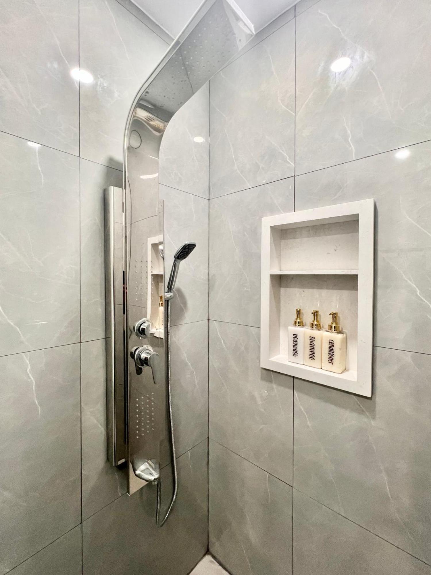Upgraded Rooms With Bath 7-Min To Subway Near Downsview Rogers Stadium Toronto Bagian luar foto