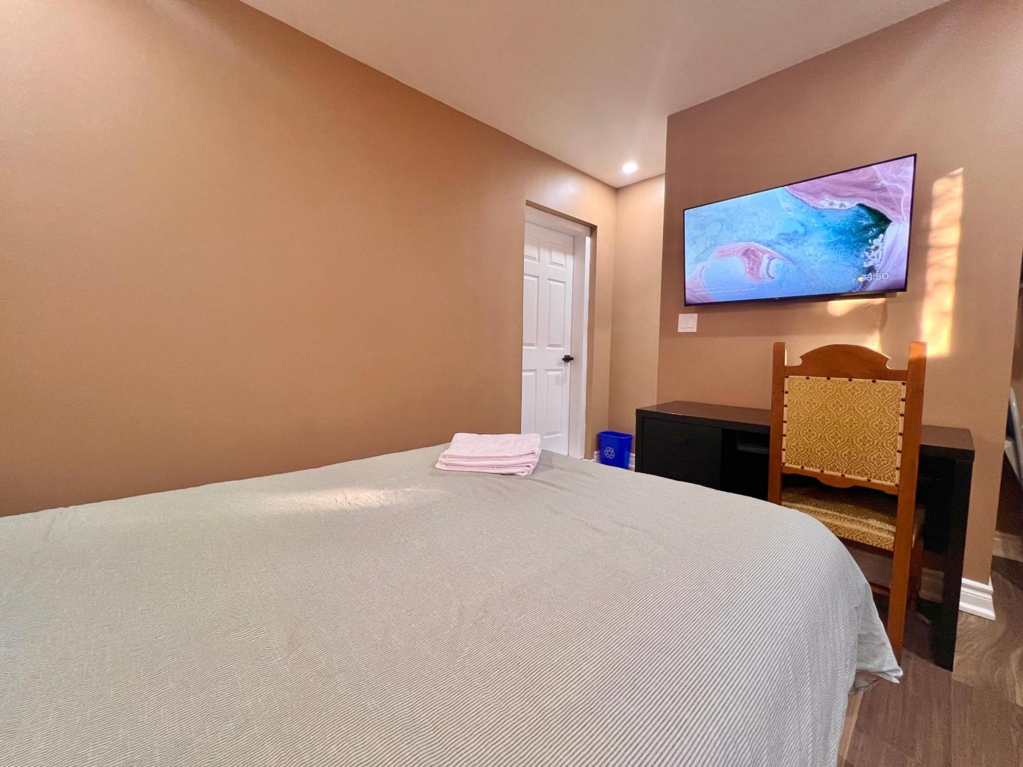 Upgraded Rooms With Bath 7-Min To Subway Near Downsview Rogers Stadium Toronto Bagian luar foto